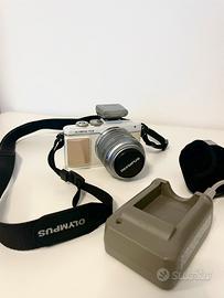 Olympus PEN Lite E-PL7 mirrorless