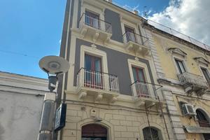 Intero stabile palazzetto
