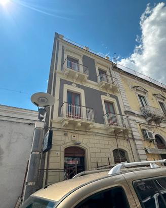 Intero stabile palazzetto