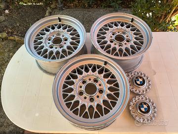 Cerchi BMW originali 7J X 15 e coppette coprimozzo