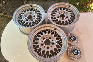 Cerchi BMW originali 7J X 15 e coppette coprimozzo
