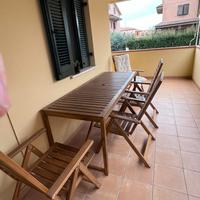 Set tavolo e sedie per esterno