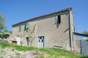 Rustico / Casale di 118 m² con 2 locali a Mondaino