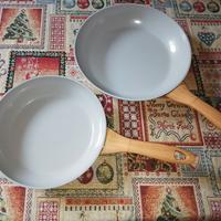 Set di padelle in ceramica bianca 