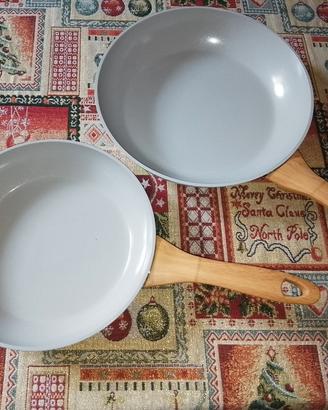 Set di padelle in ceramica bianca 