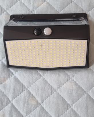 Lampada a led movimento solare