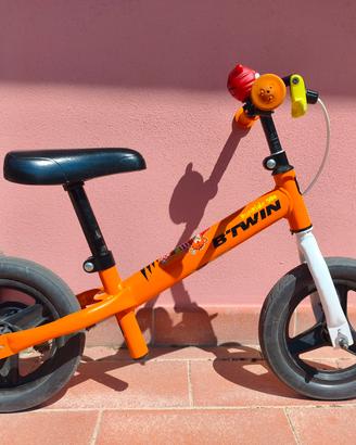 Bicicletta senza pedali