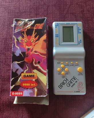 Brick Game 9999 in 1 – Console portatile vintage a