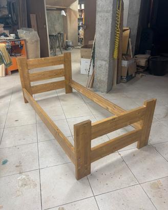 Letto in legno (artigianato)