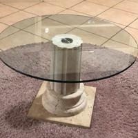 Tavolino con base capitello in pietra