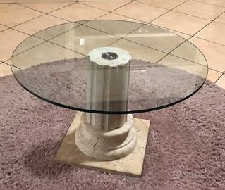 Tavolino con base capitello in pietra