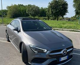 MERCEDE-BENZ CLA 200d Coupè AMG Premium + FULL OP