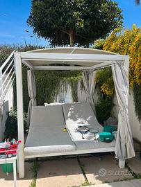 Letto da giardino a baldacchino