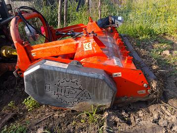 Trattore 605 con trincia