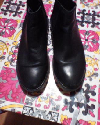 Stivaletti bassi donna Bata 41