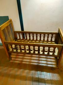 lettino in legno di noce 