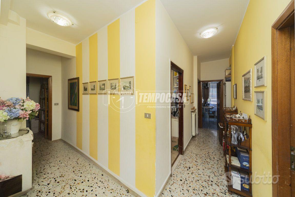 Ampio Quadrilocale in zona servita - Vista 2