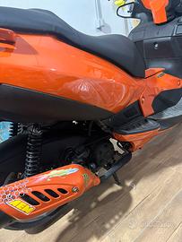 Scooter pari al nuovo