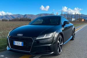 Audi TT  Coupe 1.8 tfsi S line s-tronic