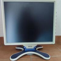Schermo computer desktop BenQ con 3 porte USB