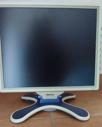 Schermo computer desktop BenQ con 3 porte USB
