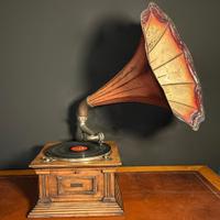 Grammofono " Voce del Padrone "