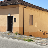 Vendesi casetta indipendente a Gioia dei Marsi AQ