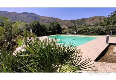 INCANTEVOLE VILLA CON PISCINA (ZONA SCOPELLO FRAGI