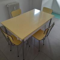 tavolo in formica 120x70 cm con 4 sedie