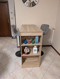 tavolo da bar alto con sgabelli 