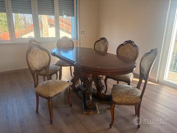 Tavolo in legno intarsiato e sedie