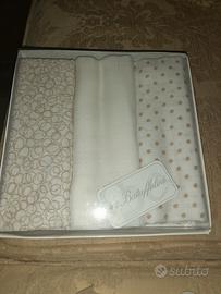 n. 6 quadrati di garza grandi per  neonato