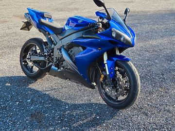 Yamaha r1