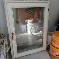 Finestra in legno con vetrocamera