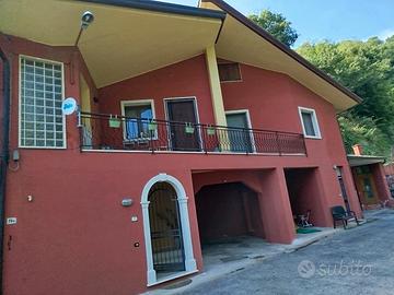 Villino affiancato con giardino