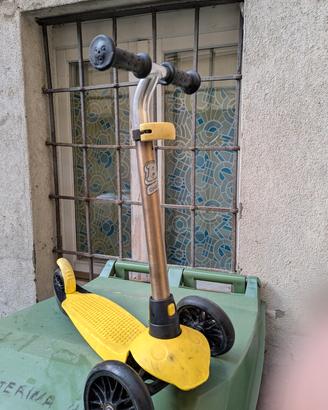 monopattino giallo 3 ruote