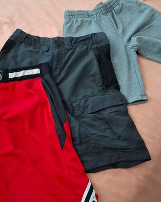 3 pantaloni corti marca Decathlon ragazzo. 