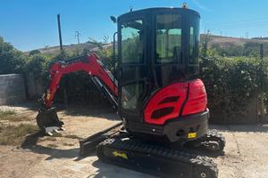 MINIESCAVATORE seminuovo JPC HT25