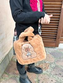 Borsetta peluche con capybara