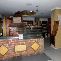 Locale commerciale, 4 vetrine (ex pizzeria)