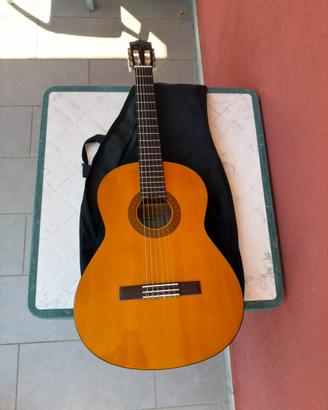 Yamaha C40 – Chitarra classica + custodia