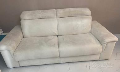 divano letto, più pouf contenitore 