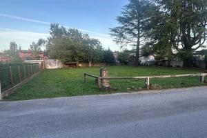 Terreno di 1212 m² a Capriva del Friuli