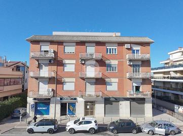 3 LOCALI A CIAMPINO