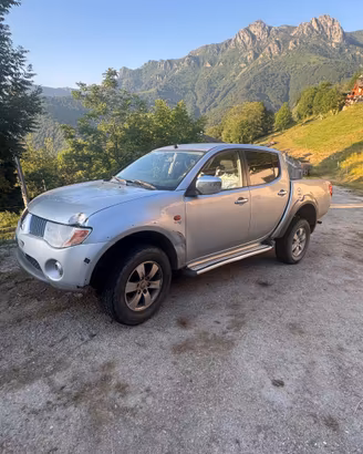 Mitsubishi l200