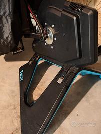 Garmin Tacx Neo 2T e Zwift Cog Click