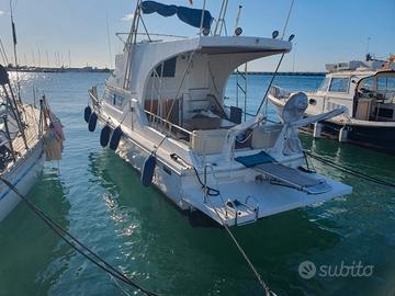 barca a motore cabinata