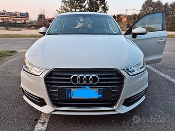 Audi A1 tfsi ultra 82cv s line neopatentati 