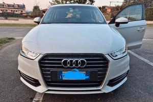 Audi A1 tfsi ultra 82cv s line neopatentati 