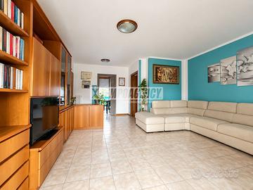 AMPIO 3 LOCALI DI 120 MQ CON BOX E CANTINA - VALL